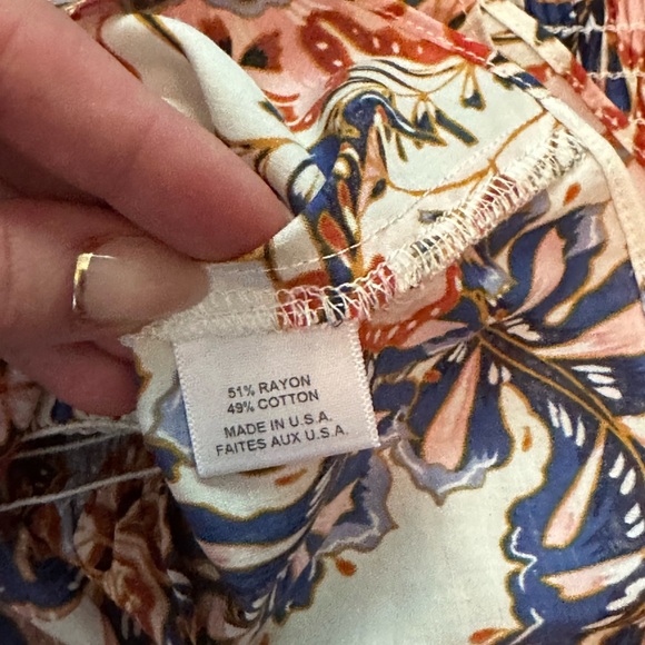 NWT Misa Los Angeles Vida Floral Smocked Off Shoulder Cropped Top - Size XS - Picture 7 of 8